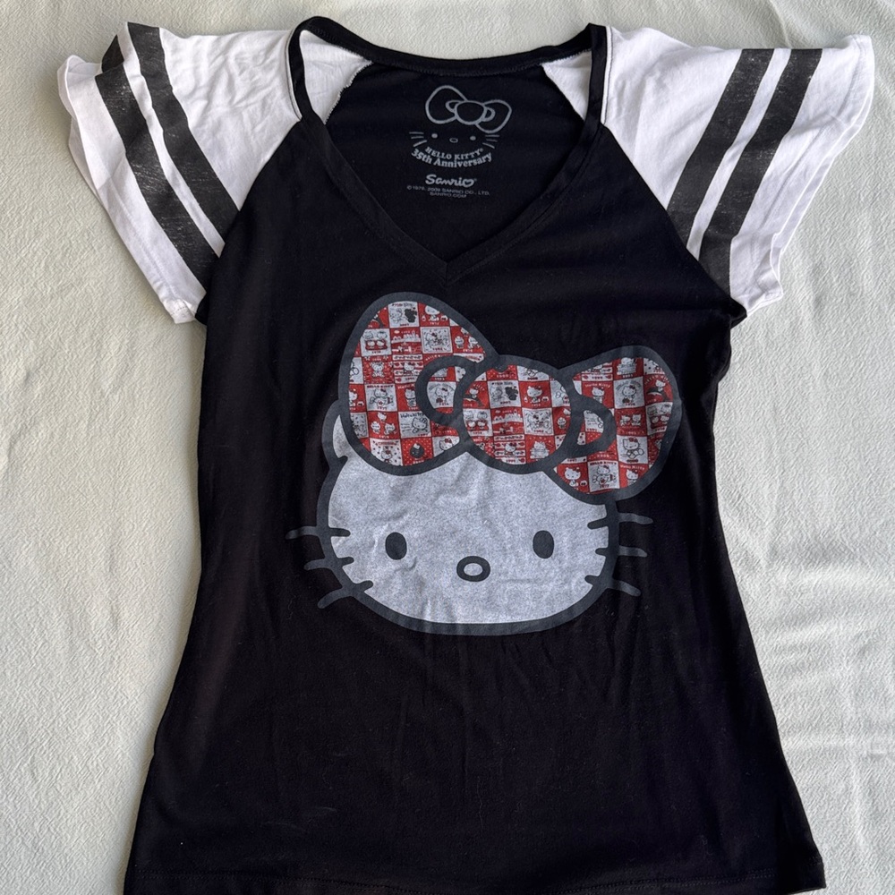 Hello Kitty Black & White V‑Neck Raglan Tee